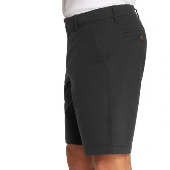 NWT Gap Men's Flat Front Short - Black - 34” waist, 10” inseam - Picture 3 of 5